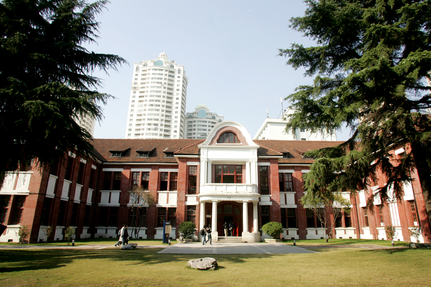 上海理工大学中英国际学院http://www.sbc-usst.edu.cn/en